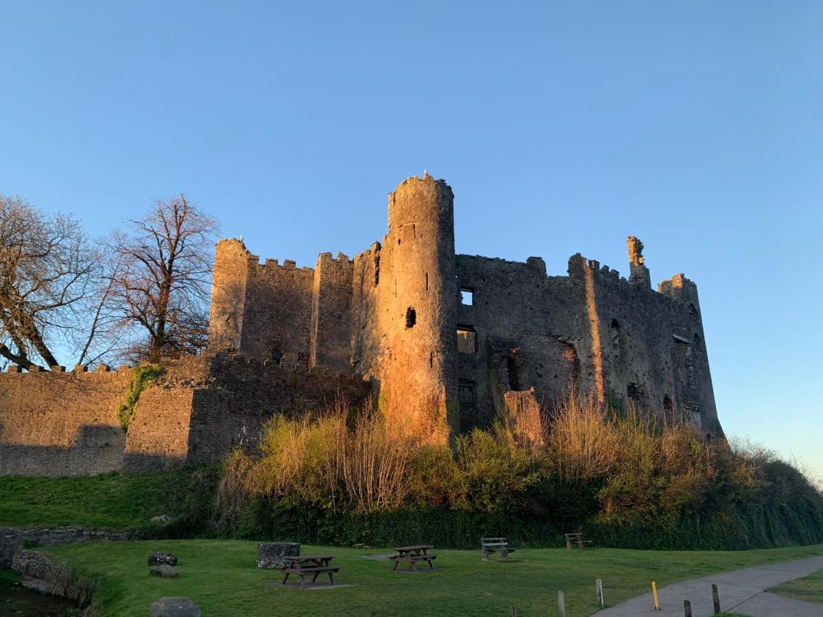 Dylan Thomas Sea View Bed & Breakfast Laugharne Bagian luar foto