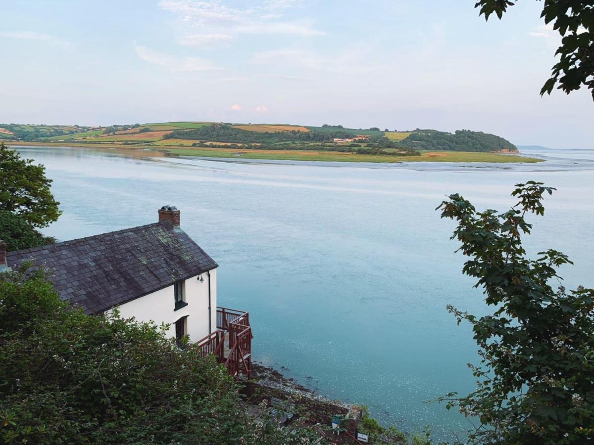 Dylan Thomas Sea View Bed & Breakfast Laugharne Bagian luar foto
