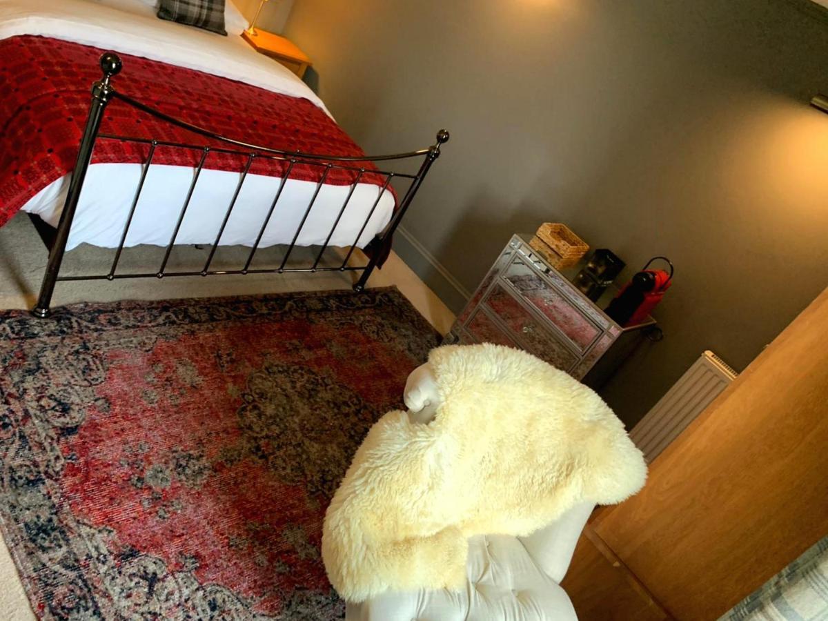 Dylan Thomas Sea View Bed & Breakfast Laugharne Bagian luar foto