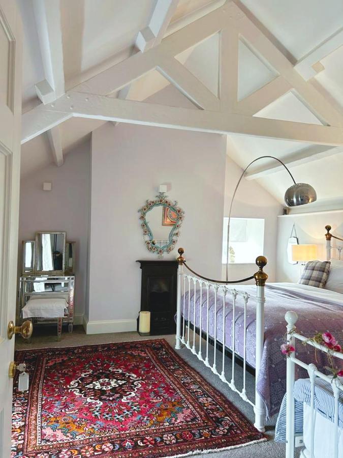 Dylan Thomas Sea View Bed & Breakfast Laugharne Bagian luar foto